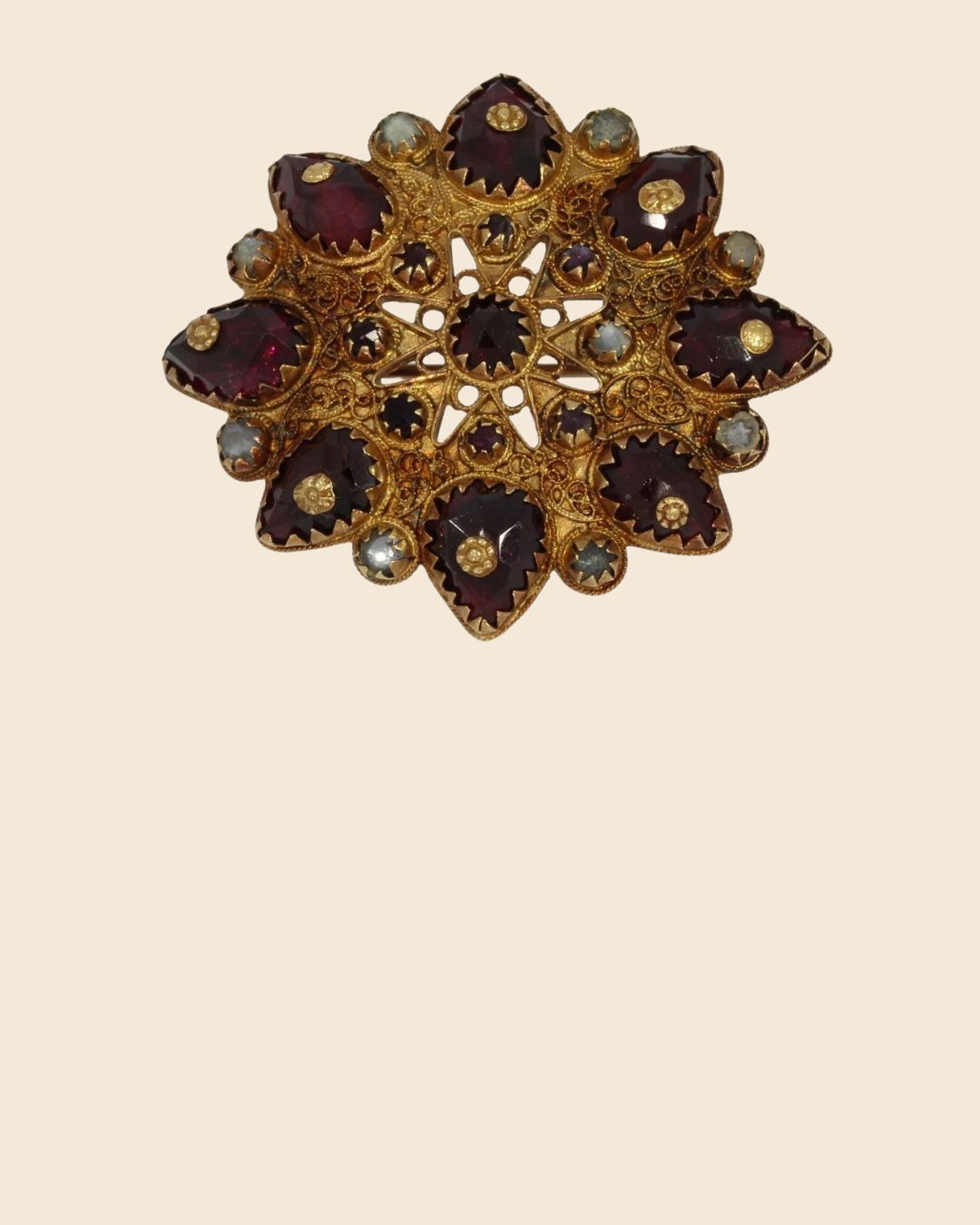 Broches