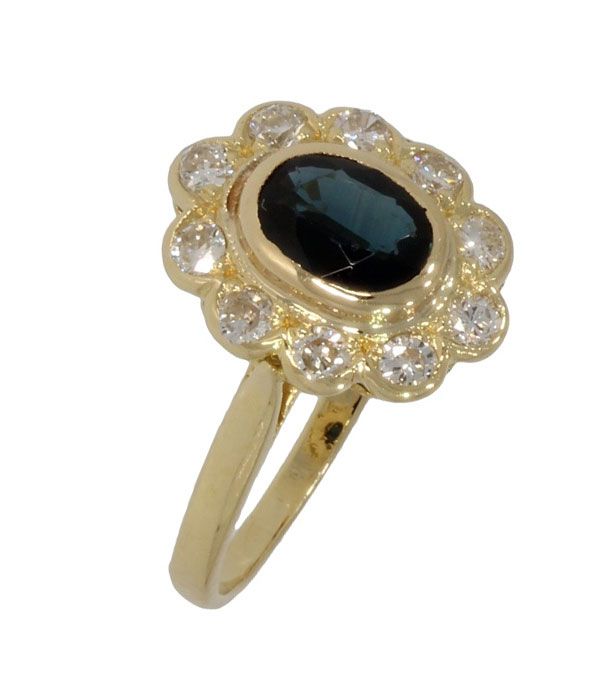 18 carat gold Lady Di ring with sapphire and 10 brilliant-cut diamonds – 0.50ct